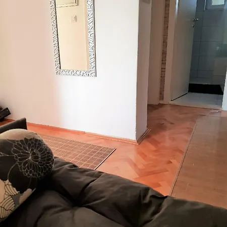 Maja Apartamento *