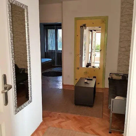 Maja Apartamento *