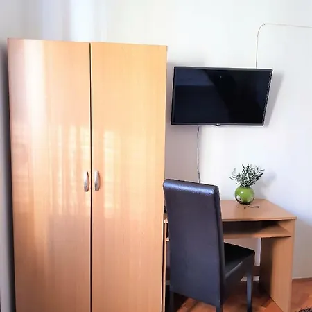 Maja Apartamento *